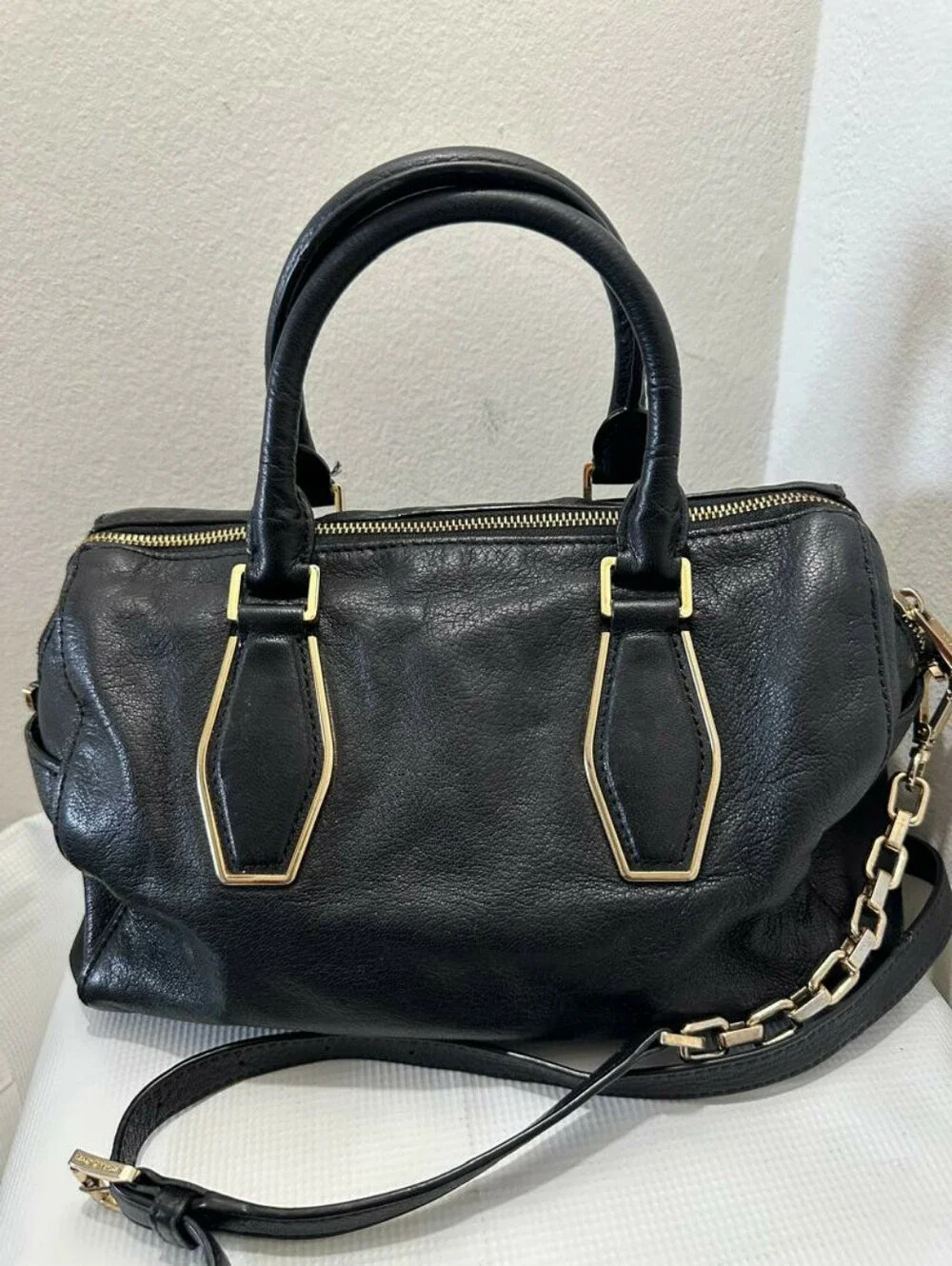 MICHAEL Michael Kors Vanessa Medium Chain Satchel in Black